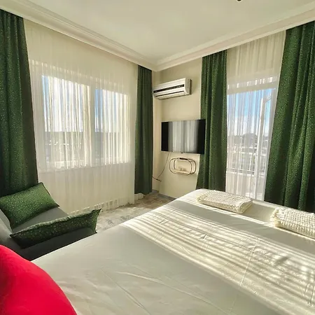 Pine & Ocean Breeze Lara Antalya דירה